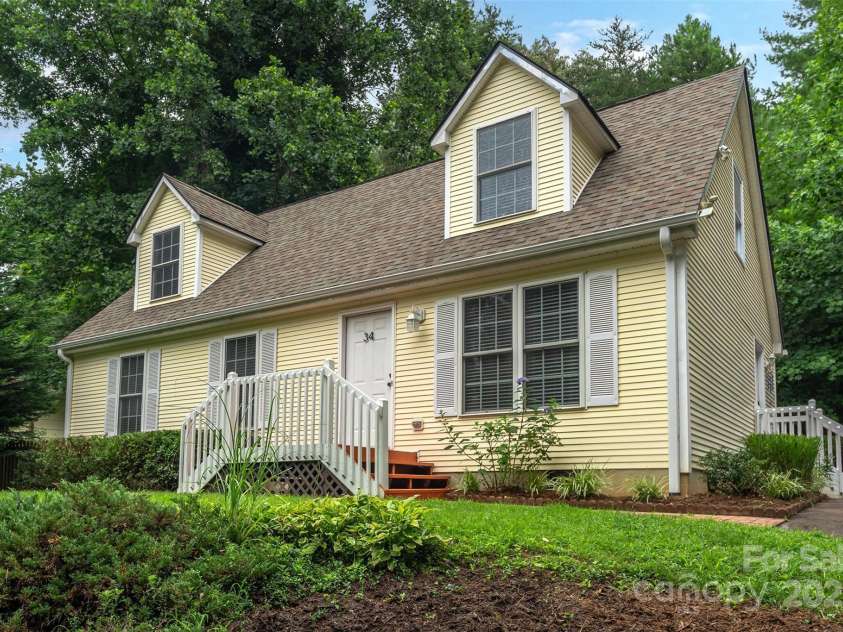 34 East Street, Weaverville, NC 28787.  MLS# CAR4291627, YatesRealty ID 32366. 