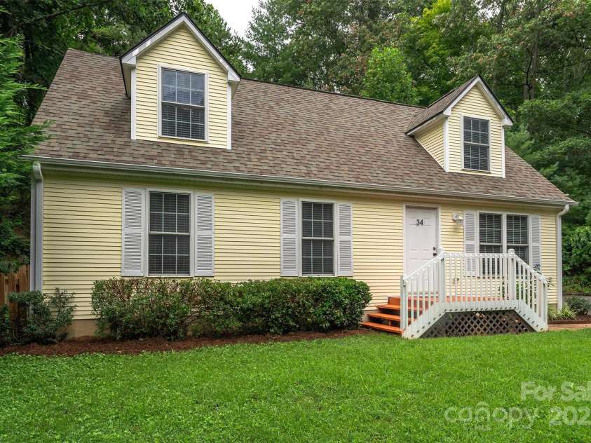 34 East Street, Weaverville, NC 28787.  MLS# CAR4291627, YatesRealty ID 32366. 