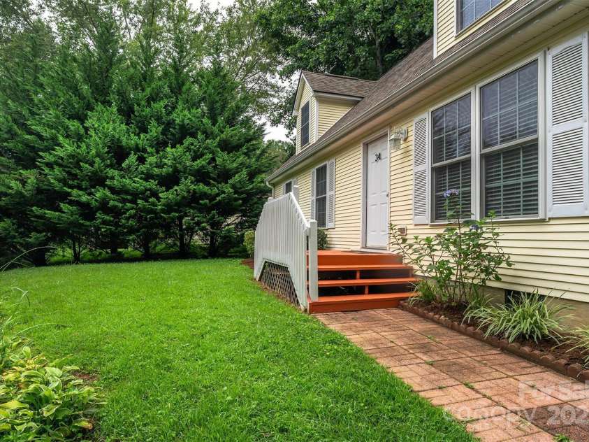 34 East Street, Weaverville, NC 28787.  MLS# CAR4291627, YatesRealty ID 32366. 