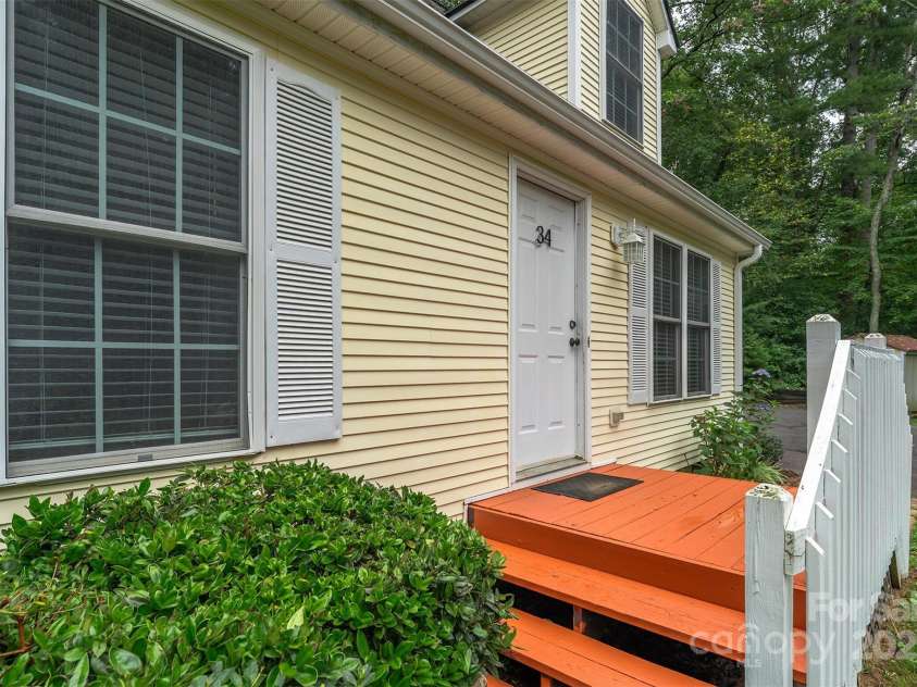 34 East Street, Weaverville, NC 28787.  MLS# CAR4291627, YatesRealty ID 32366. 
