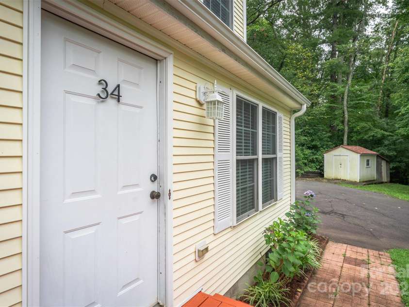 34 East Street, Weaverville, NC 28787.  MLS# CAR4291627, YatesRealty ID 32366. 