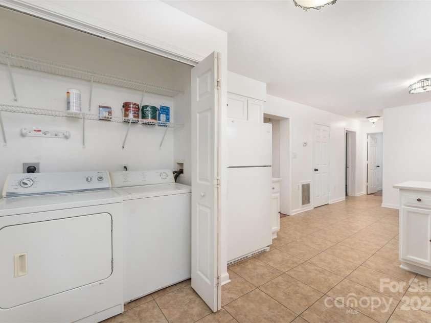 34 East Street, Weaverville, NC 28787.  MLS# CAR4291627, YatesRealty ID 32366. 