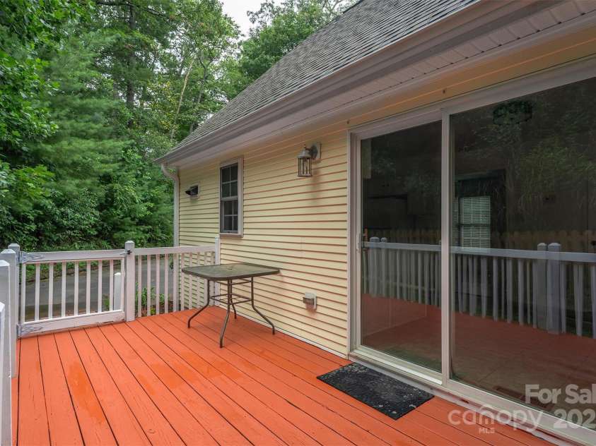 34 East Street, Weaverville, NC 28787.  MLS# CAR4291627, YatesRealty ID 32366. 