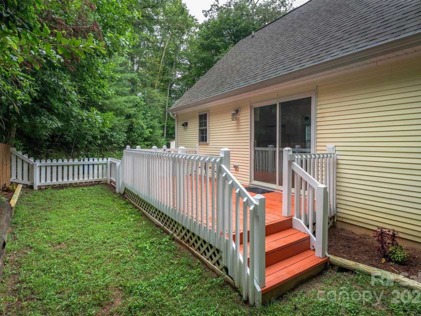 34 East Street, Weaverville, NC 28787.  MLS# CAR4291627, YatesRealty ID 32366. 