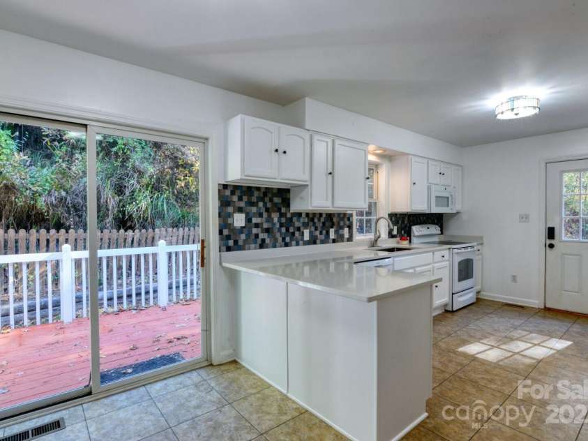 34 East Street, Weaverville, NC 28787.  MLS# CAR4318951, YatesRealty ID 32366. 