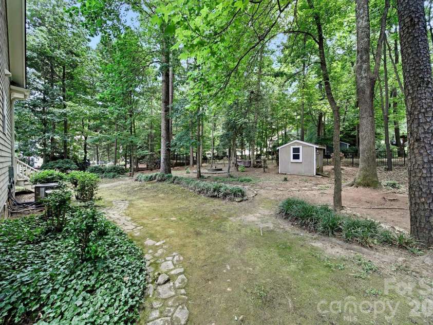 1512 Calvin Hal Road, Lake Wylie, SC 29710.  MLS# CAR4368347, YatesRealty ID 32367. 