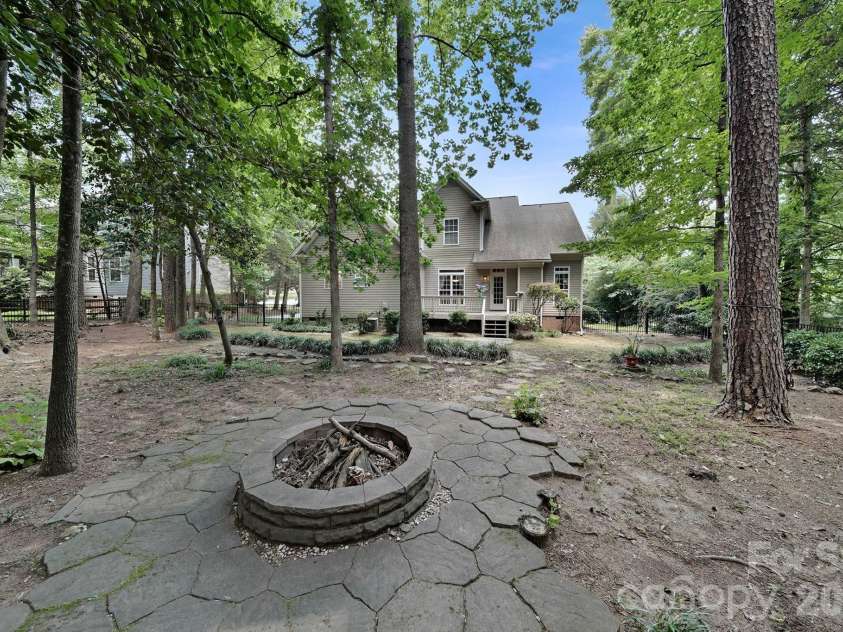 1512 Calvin Hal Road, Lake Wylie, SC 29710.  MLS# CAR4368347, YatesRealty ID 32367. 