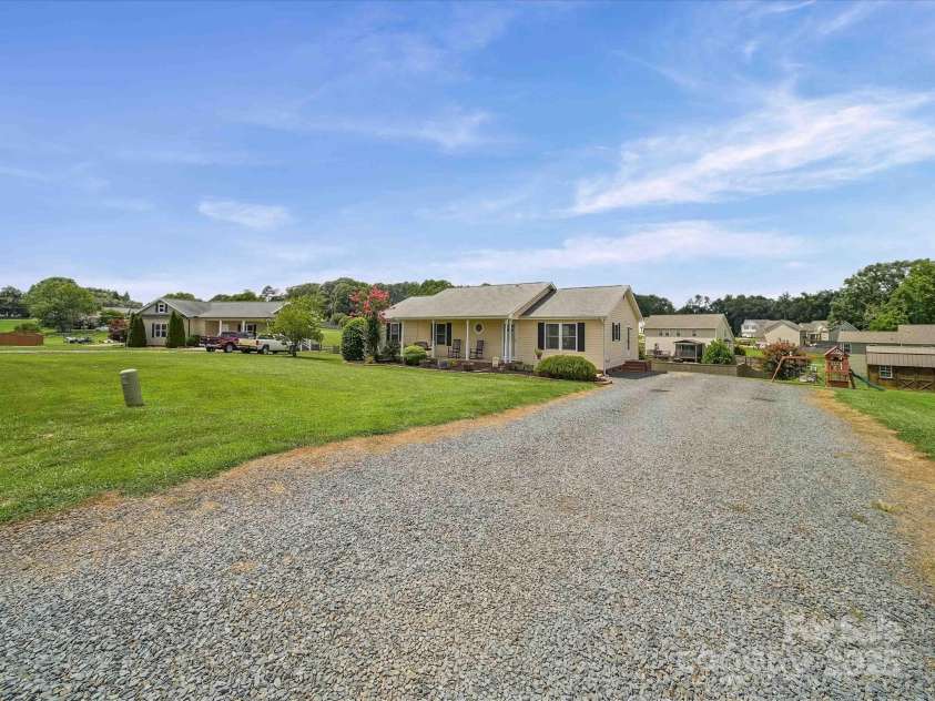 5339 Lake Glenn Drive, Stanfield, NC 28163.  MLS# CAR4282912, YatesRealty ID 32367. 