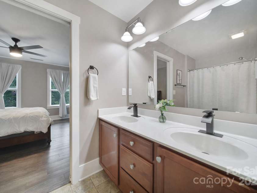 1156 Wagner Avenue, Fort Mill, SC 29715.  MLS# CAR4286856, YatesRealty ID 32368. Jack & Jill Bath