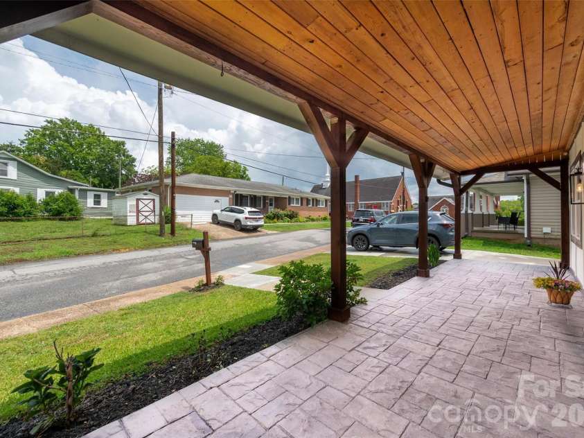 174 Tournament Drive, Concord, NC 28025.  MLS# CAR4385938, YatesRealty ID 32368. 
