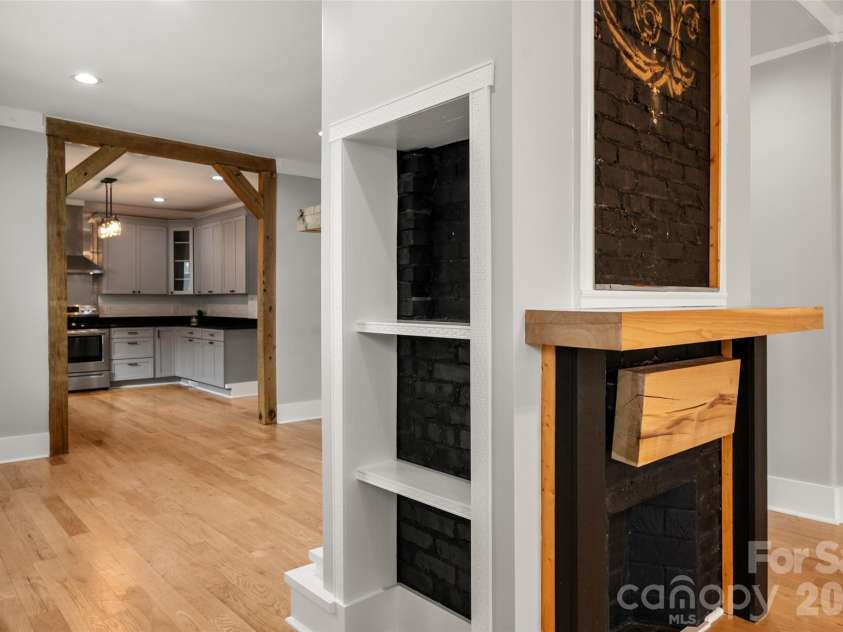 174 Tournament Drive, Concord, NC 28025.  MLS# CAR4385938, YatesRealty ID 32368. Custom built-ins