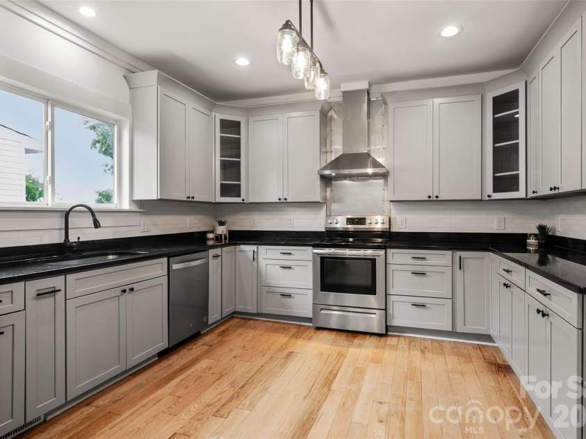 174 Tournament Drive, Concord, NC 28025.  MLS# CAR4385938, YatesRealty ID 32368. Oversize kitchen