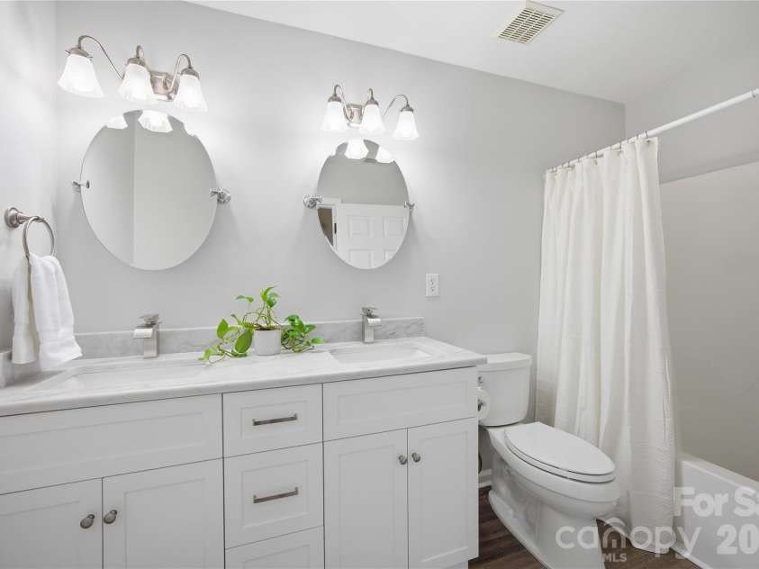 12440 Kane Alexander Drive, Huntersville, NC 28078.  MLS# CAR4390522, YatesRealty ID 32369. Full 3rd hall bath, shared