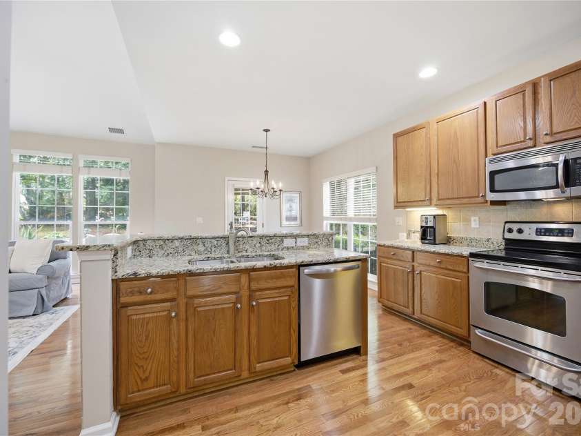12440 Kane Alexander Drive, Huntersville, NC 28078.  MLS# CAR4390522, YatesRealty ID 32369. Kitchen
