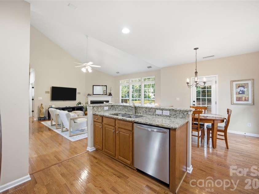 12440 Kane Alexander Drive, Huntersville, NC 28078.  MLS# CAR4390522, YatesRealty ID 32369. Open floor plan
