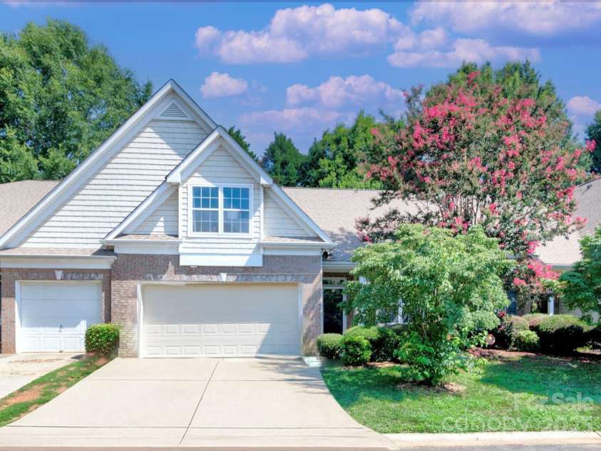 4436 Glenlea Commons Drive, Charlotte, NC 28216.  MLS# CAR4284623, YatesRealty ID 32369. 