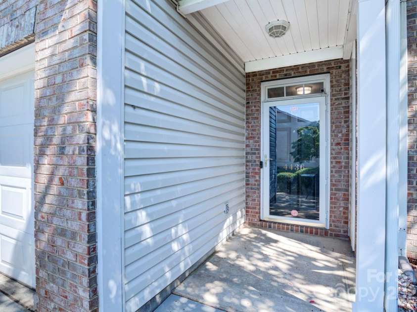4436 Glenlea Commons Drive, Charlotte, NC 28216.  MLS# CAR4284623, YatesRealty ID 32369. 