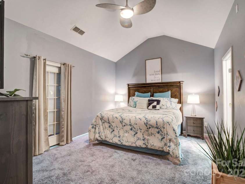 4436 Glenlea Commons Drive, Charlotte, NC 28216.  MLS# CAR4284623, YatesRealty ID 32369. 