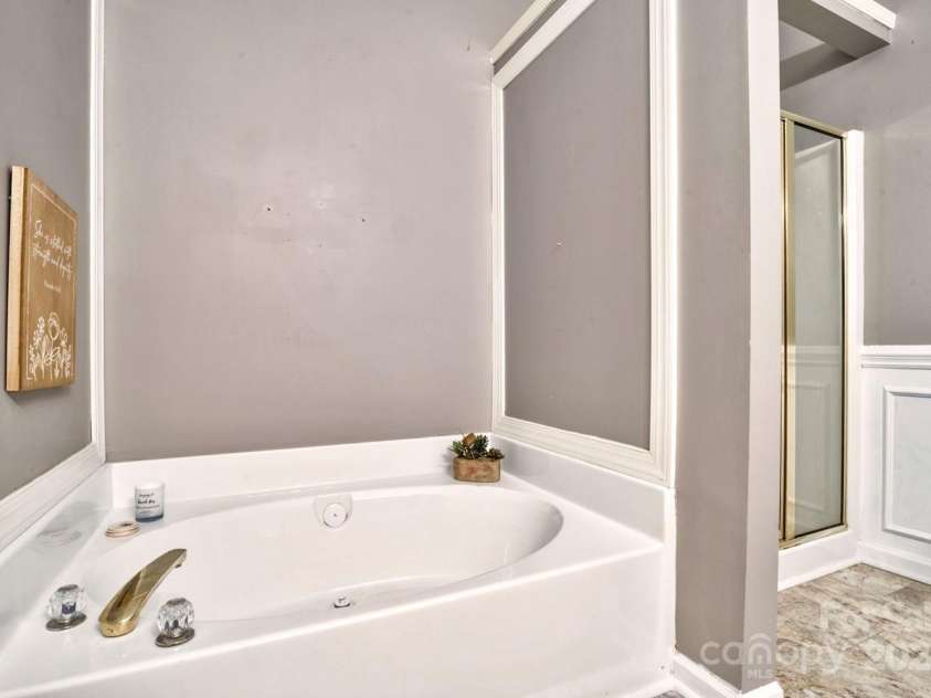 4436 Glenlea Commons Drive, Charlotte, NC 28216.  MLS# CAR4284623, YatesRealty ID 32369. 