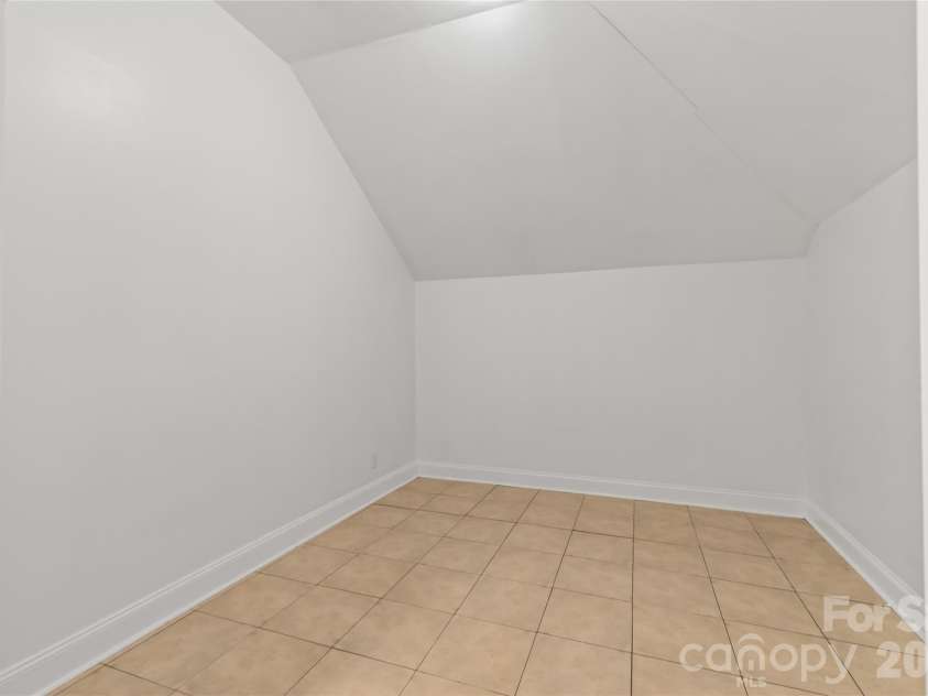 424 Rollingbrook Road, Kings Mountain, NC 28086.  MLS# CAR4318684, YatesRealty ID 3237. Additional bonus or storage room with tile flooring.