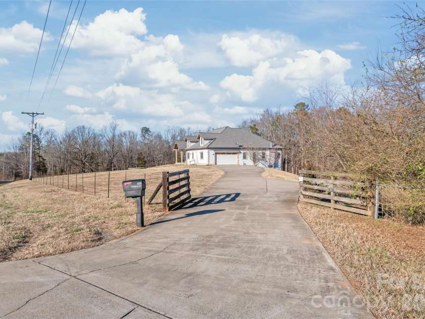 424 Rollingbrook Road, Kings Mountain, NC 28086.  MLS# CAR4318684, YatesRealty ID 3237. View from Rollingbrook Rd.