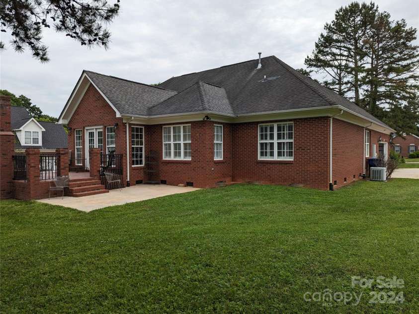 5916 Meadowmere Drive, Monroe, NC 28110.  MLS# CAR4142140, YatesRealty ID 3237. 