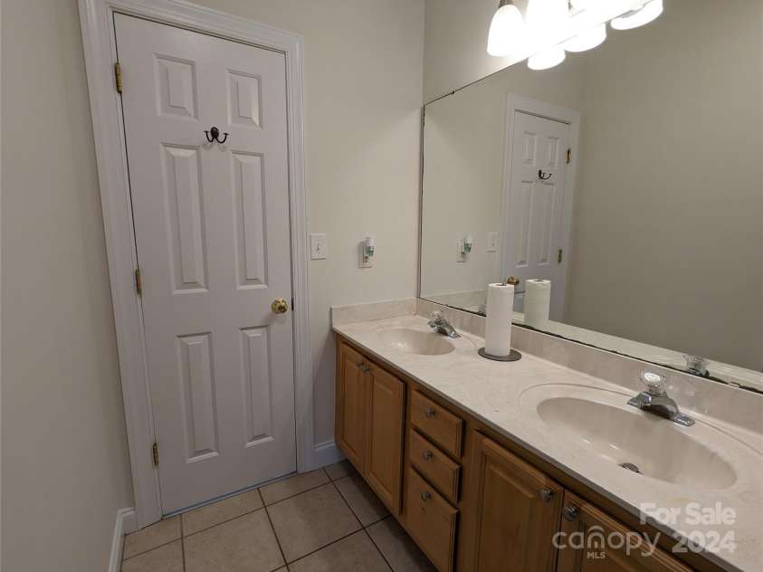 5916 Meadowmere Drive, Monroe, NC 28110.  MLS# CAR4142140, YatesRealty ID 3237. J & J Bath