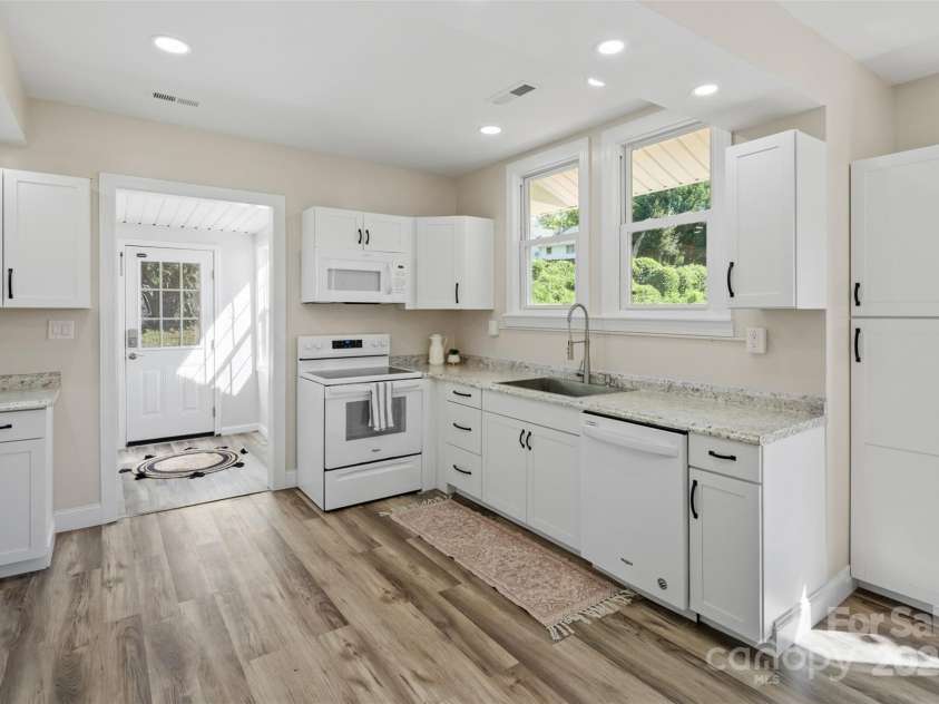 595 Court Street, Marion, NC 28752.  MLS# CAR4279159, YatesRealty ID 32370. 