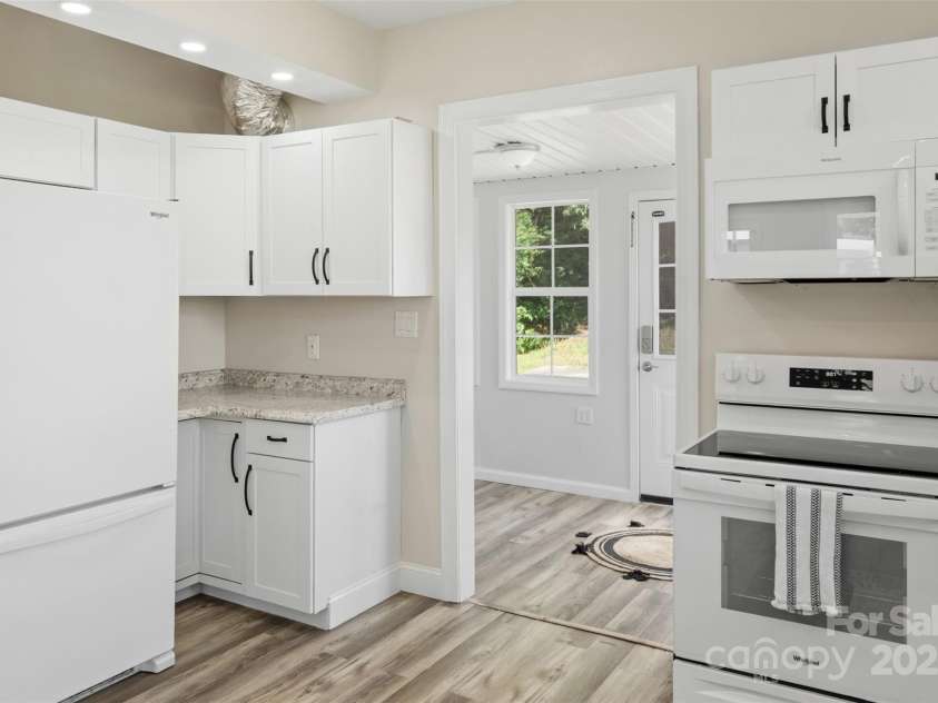 595 Court Street, Marion, NC 28752.  MLS# CAR4279159, YatesRealty ID 32370. 