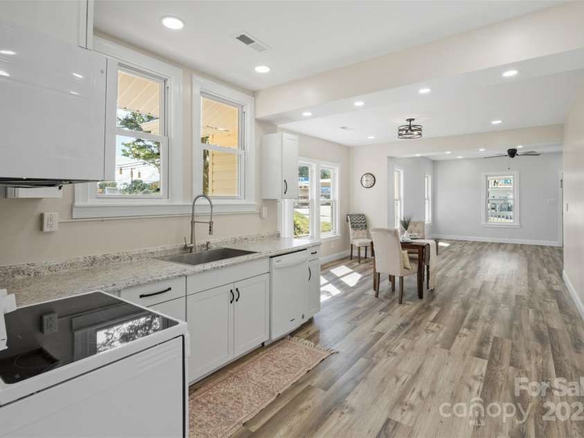 595 Court Street, Marion, NC 28752.  MLS# CAR4279159, YatesRealty ID 32370. 