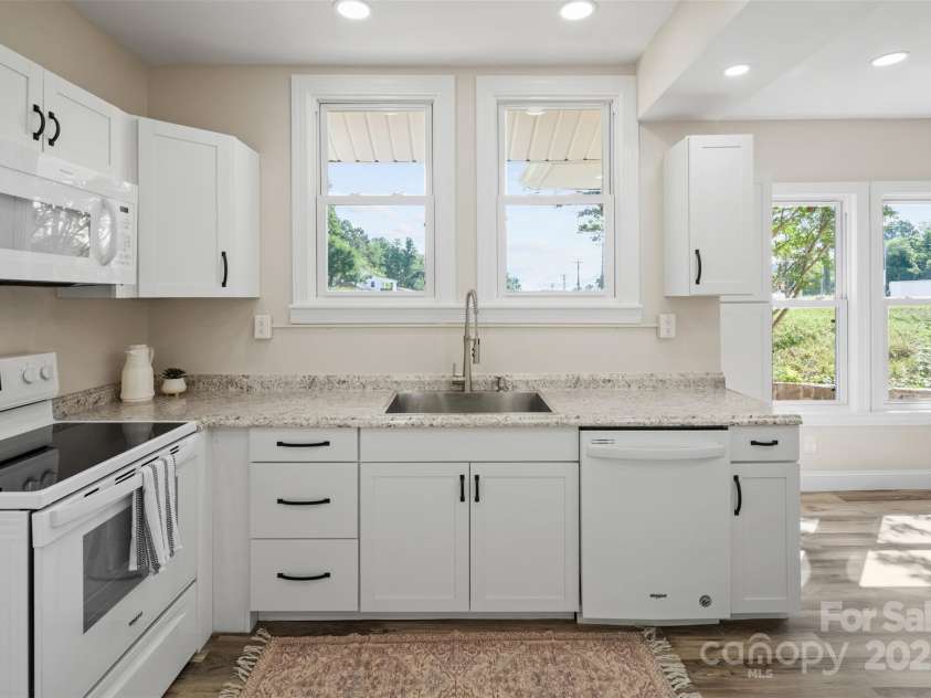 595 Court Street, Marion, NC 28752.  MLS# CAR4279159, YatesRealty ID 32370. 