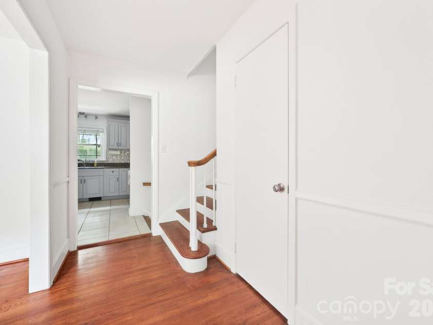6209 Candlewood Drive, Charlotte, NC 28210.  MLS# CAR4390750, YatesRealty ID 32370. 