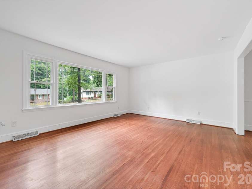 6209 Candlewood Drive, Charlotte, NC 28210.  MLS# CAR4390750, YatesRealty ID 32370. 