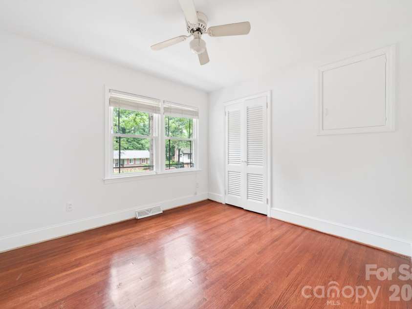 6209 Candlewood Drive, Charlotte, NC 28210.  MLS# CAR4390750, YatesRealty ID 32370. 