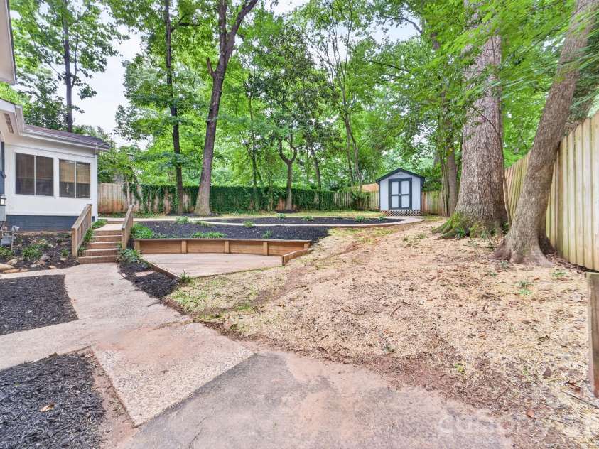 6209 Candlewood Drive, Charlotte, NC 28210.  MLS# CAR4390750, YatesRealty ID 32370. 