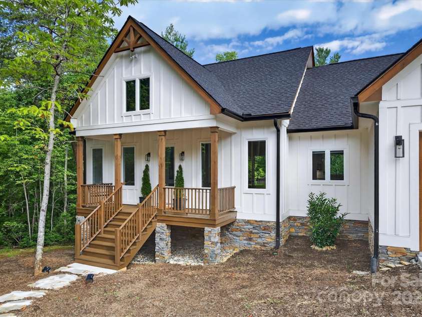 217 Sycamore Drive, Nebo, NC 28761.  MLS# CAR4284109, YatesRealty ID 32371. 