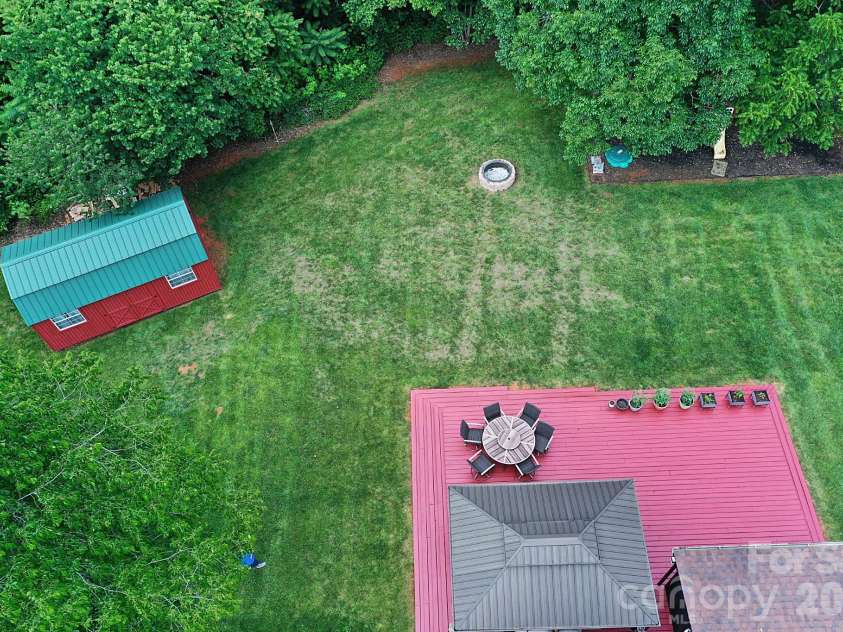 5438 Winding Oak Drive, Hickory, NC 28602.  MLS# CAR4385576, YatesRealty ID 32371. 