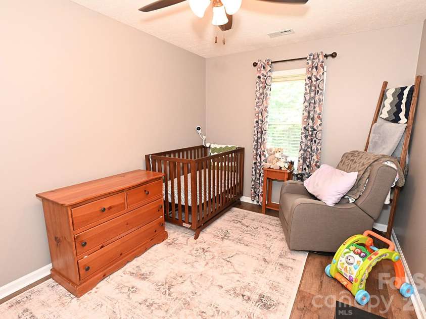 5438 Winding Oak Drive, Hickory, NC 28602.  MLS# CAR4385576, YatesRealty ID 32371. 