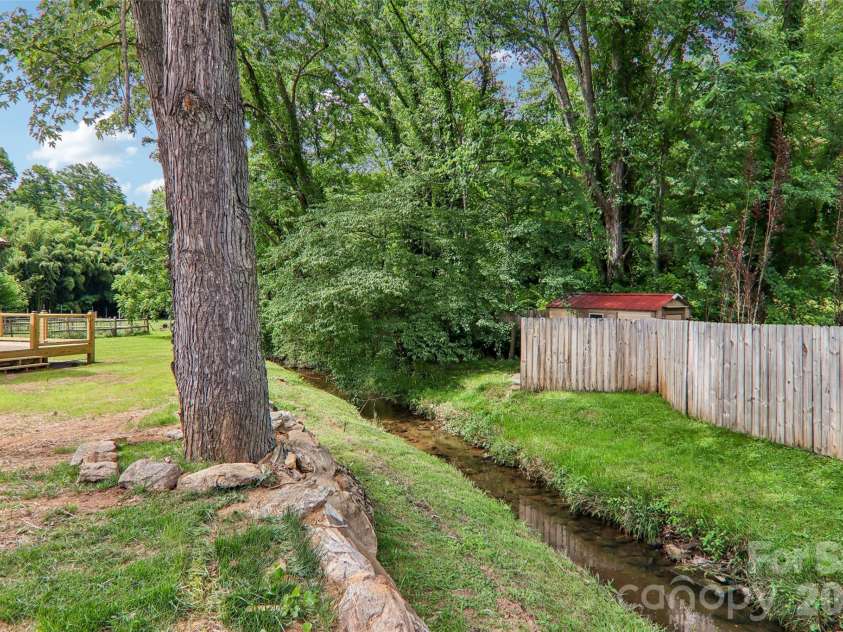 169 East Street, Waynesville, NC 28786.  MLS# CAR4394289, YatesRealty ID 32372. 