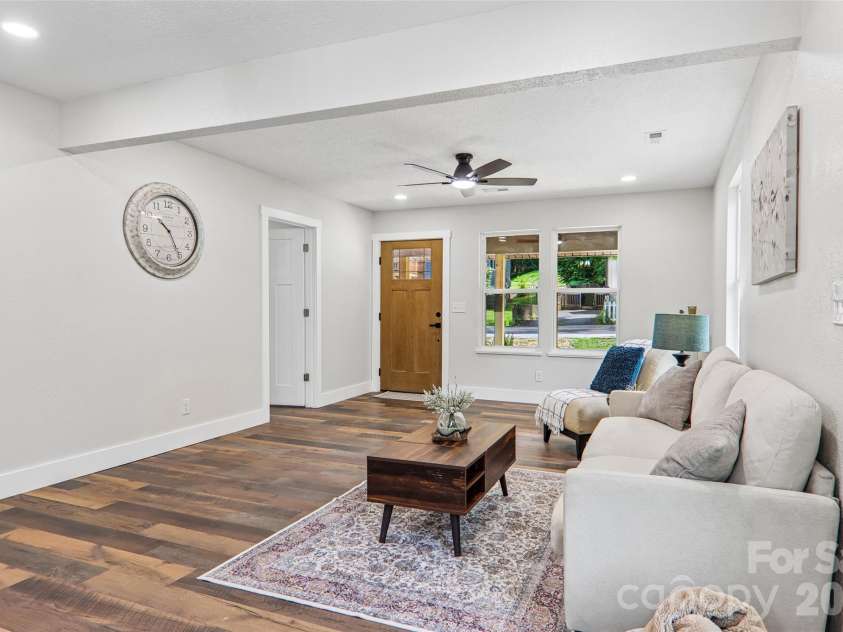 169 East Street, Waynesville, NC 28786.  MLS# CAR4394289, YatesRealty ID 32372. 