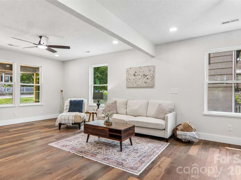 169 East Street, Waynesville, NC 28786.  MLS# CAR4394289, YatesRealty ID 32372. 