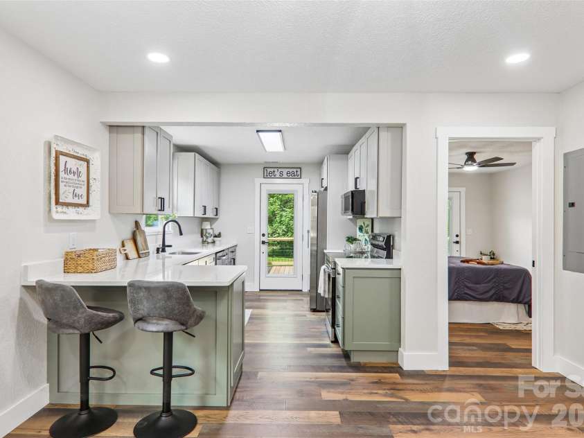 169 East Street, Waynesville, NC 28786.  MLS# CAR4394289, YatesRealty ID 32372. 