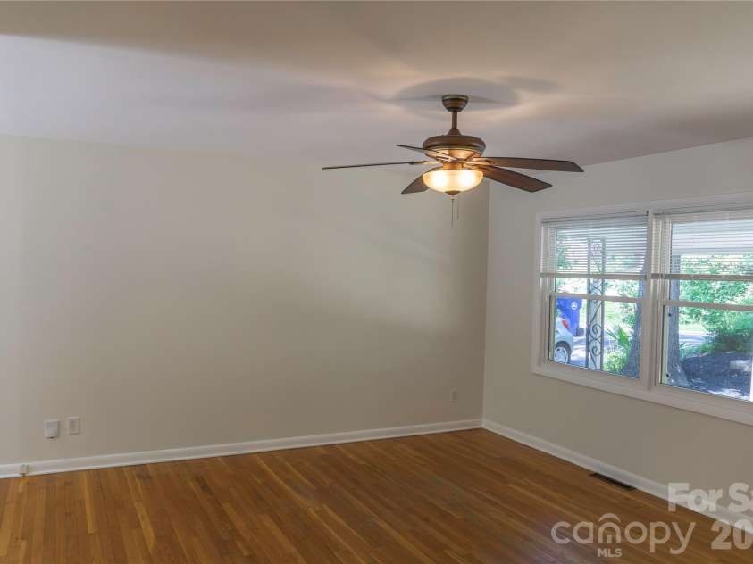 354 Brevard Road, Asheville, NC 28806.  MLS# CAR4396770, YatesRealty ID 32373. 