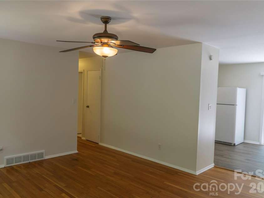 354 Brevard Road, Asheville, NC 28806.  MLS# CAR4396770, YatesRealty ID 32373. 