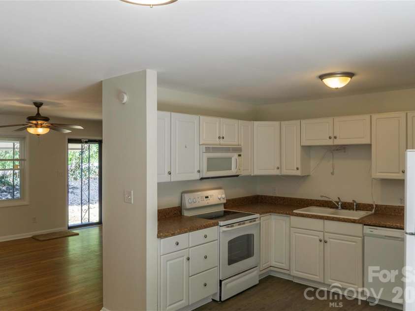 354 Brevard Road, Asheville, NC 28806.  MLS# CAR4396770, YatesRealty ID 32373. 
