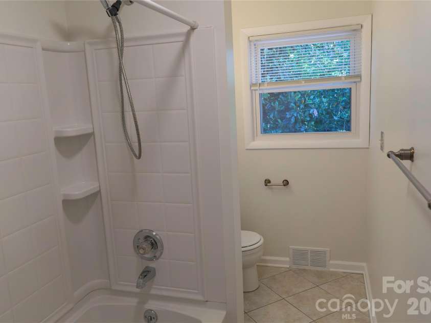354 Brevard Road, Asheville, NC 28806.  MLS# CAR4396770, YatesRealty ID 32373. 