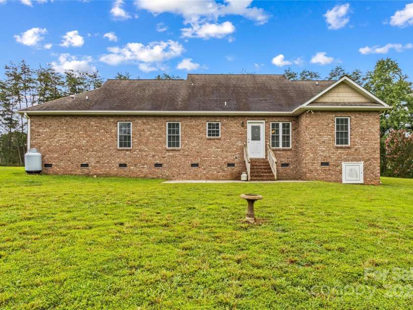 143 Larue Circle, Statesville, NC 28625.  MLS# CAR4287817, YatesRealty ID 32374. Back