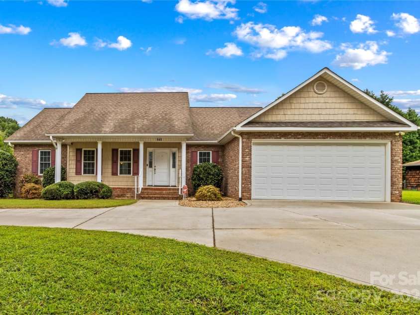 143 Larue Circle, Statesville, NC 28625.  MLS# CAR4287817, YatesRealty ID 32374. Front