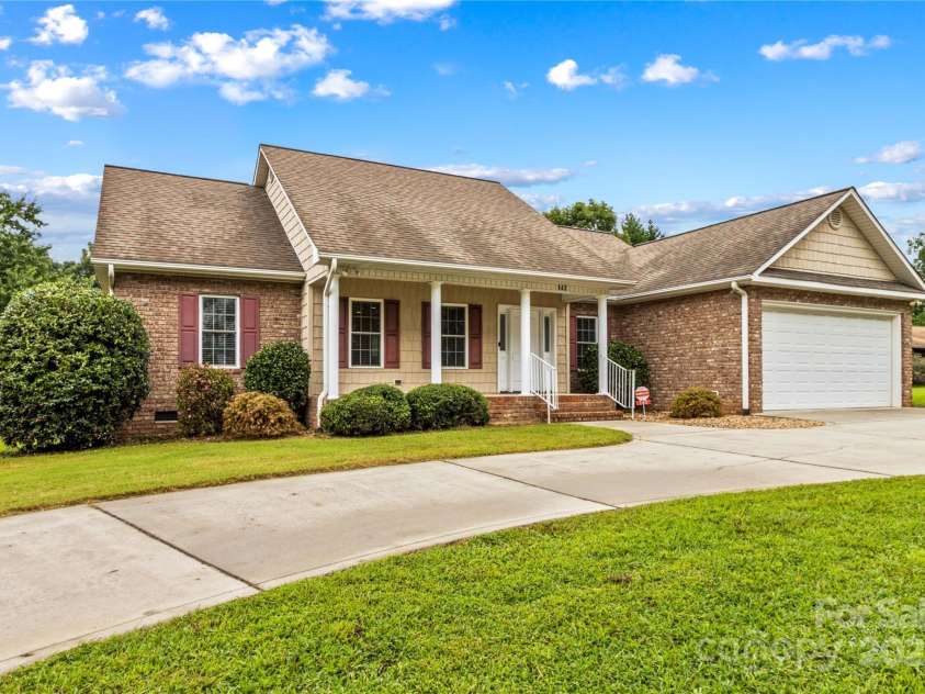 143 Larue Circle, Statesville, NC 28625.  MLS# CAR4287817, YatesRealty ID 32374. Front