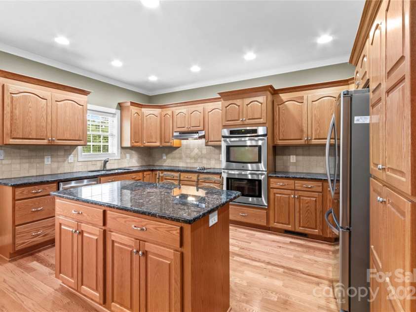143 Larue Circle, Statesville, NC 28625.  MLS# CAR4287817, YatesRealty ID 32374. Kitchen